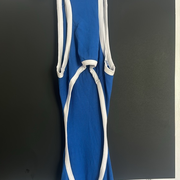 Bodycon cutout dress - Picture 2 of 3